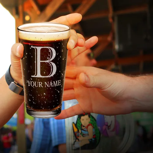 Vista 6 de Vasos personalizados con monograma, letra inicial B, vaso de cerveza grabado, 16 onzas, pintas grabadas, regalos de cumpleaños únicos para mujeres