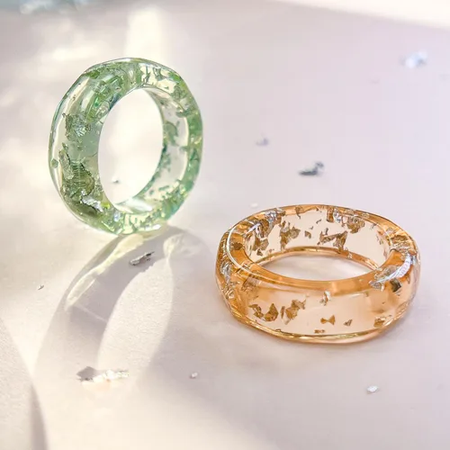 Vista 3 de Viva Joya 18 anillos de resina, anillos acrílicos, anillos gruesos, anillos de plástico, anillos coloridos para mujeres, adolescentes, niñas