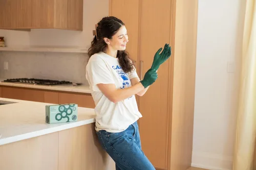 Vista 3 de FRAMAR Guantes verdes desechables sin látex, guantes de nitrilo sin polvo, pequeños, guantes de goma desechables, guantes de nitrilo biodegradables