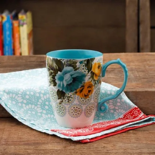 Vista 2 de The Pioneer Woman Rose Shadow - Taza de café con leche floral de 24 onzas
