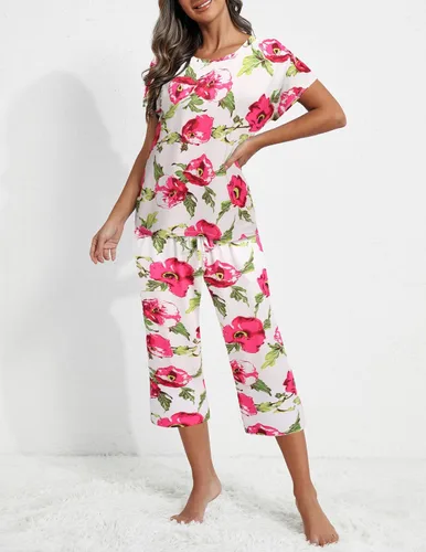 Vista 2 de Ekouaer Paquete de 2 pijamas de manga corta para mujer, ropa de dormir y pantalones capri, conjuntos de pijama estampados con bolsillos S-XXL