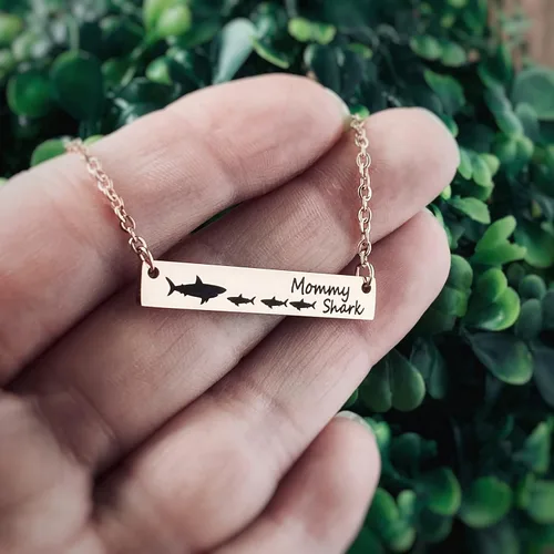 Vista 3 de Collar de barra horizontal para mamá, regalo para ella, plata, oro rosa u oro amarillo en 16, 18 o 20 pulgadas