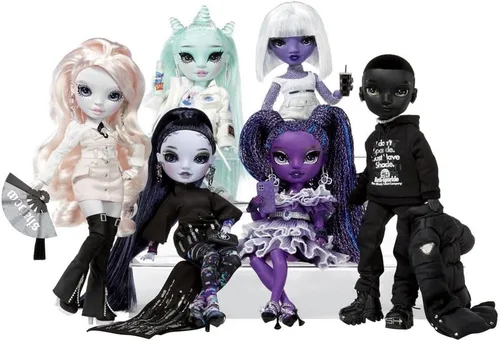 Vista 7 de Rainbow High Shadow High Dia Mante- Muñeca de moda morada. Traje de moda y más de 10 accesorios de juego coloridos. Gran regalo para niños de 4 a 12