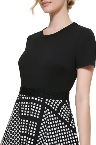 Vista 2 de Karl Lagerfeld Paris Maxi con logo de crepé martillado para mujer