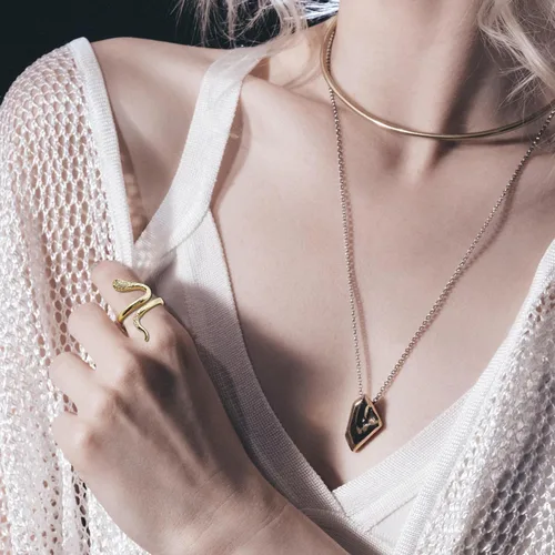 Vista 3 de MUNIGSMUR Anillos chapados en oro de 18 quilates para mujeres y adolescentes que no se deslustran con circonita cúbica, mariposa, serpiente, malla