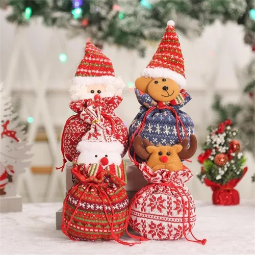 Vista 2 de FIJROP Bolsas de regalo de muñeca de punto de Navidad, bolsas de Navidad con cordón de punto reutilizables, diseño de punto 3D para regalos