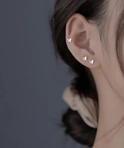 Vista 5 de SLUYNZ Aretes de plata de ley 925 maciza con diseño de mariposa para mujeres y adolescentes
