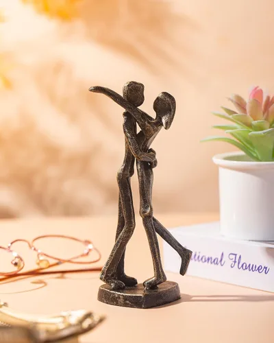 Vista 2 de Regalo de escultura de hierro para 6º aniversario, estatua romántica de pareja para ella, decoración de metal negro hecha a mano, boda, San