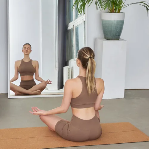 Vista 7 de LunaYena - Tapete de yoga de corcho, respetuoso con el medio ambiente, corcho natural antideslizante y base de goma no tóxica para mujeres