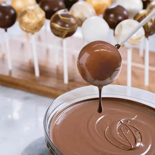 Vista 4 de Ghirardelli Obleas de revestimiento premium oscuras, 5 libras con cuchara