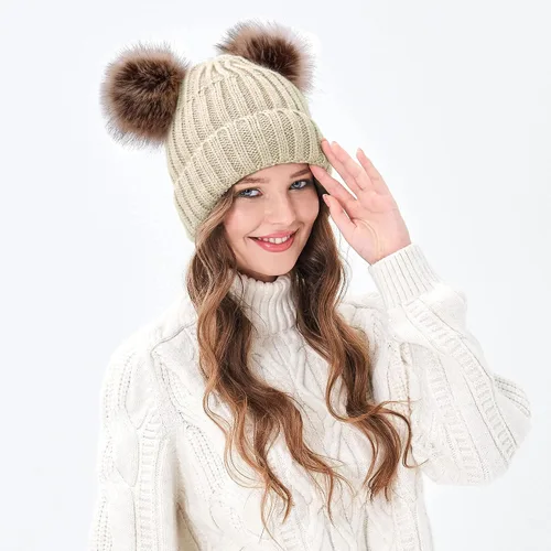 Vista 3 de Arctic Paw - Gorro tejido con orejas de pompón de piel sintética