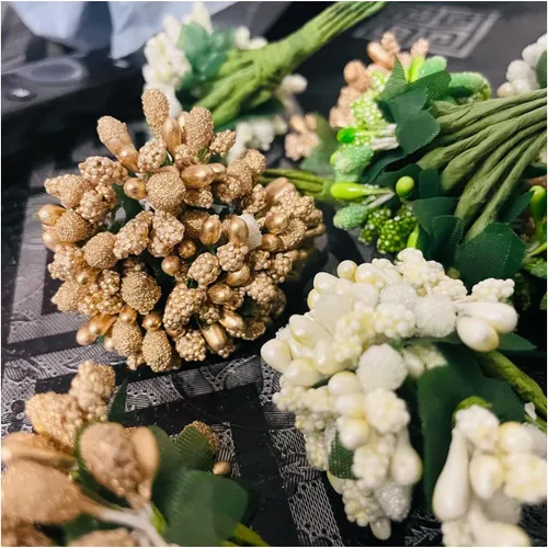 Vista 6 de ECYC Ltd 12 estambres de flores artificiales, tallos de bayas artificiales, flores de bayas artificiales para manualidades, decoración de bodas