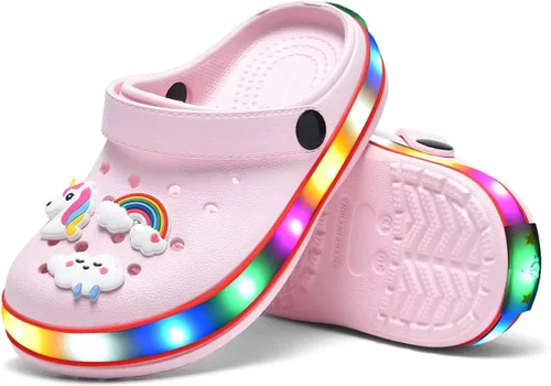 Vista 5 de XPKWS Zuecos para niños pequeños, niños y niñas, zapatos de jardín con luces LED, sandalias ligeras con luces, antideslizantes, de secado rápido