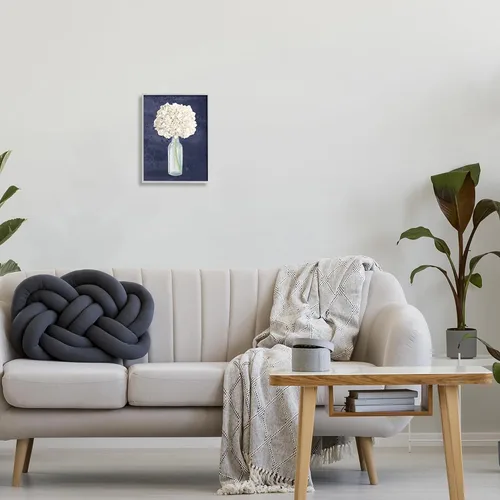 Vista 3 de Stupell Industries Ramo floral blanco en botella pintura azul, diseñado por James Wiens, arte de pared de 11 x 14 pulgadas, marco gris