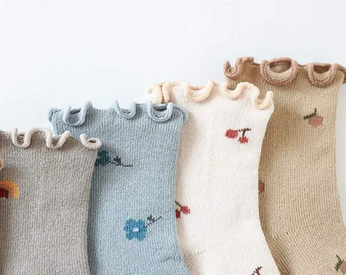 Vista 4 de FYLuoke Calcetines de encaje con volantes para bebé, calcetines de uniforme para niñas, calcetines casuales de algodón, lindos con volantes