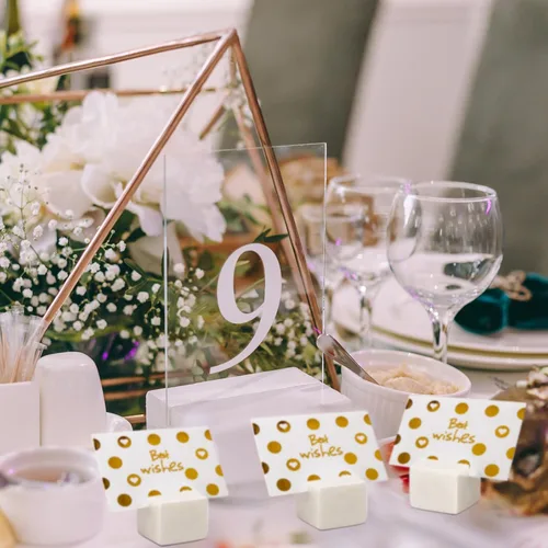 Vista 6 de AceOrbit 12 soportes para tarjetas de visita de mármol blanco, elegantes soportes de números de mesa, letreros pequeños para bodas, recepciones