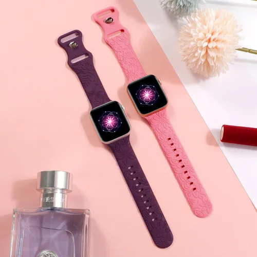 Vista 4 de Correa deportiva de silicona con grabado floral compatible con Apple Watch de 1.575 in, 1.614 in, 1.496 in, 1.654 in, 1.732 in, 1.772 in y 1.929 in