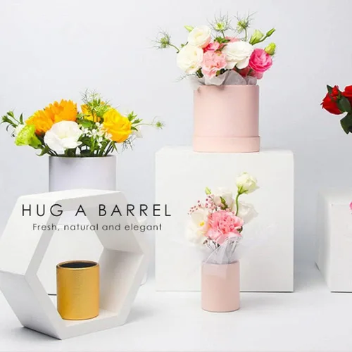 Vista 5 de Caja de flores de rosa de caramelo redondo portátil Caja de cartón de flores de almacenamiento de cubo de abrazo pequeño Caja de cartón de flores