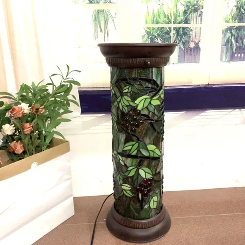 Vista 5 de Bieye L10769 Grape Vine Tiffany Style Lámpara de pie con pedestal de vitrales para decoración, 28 pulgadas de alto