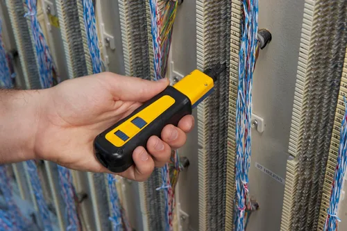 Vista 4 de Fluke Networks 10061810 D914S Herramienta de Impacto Punch Down con Cuchilla de Corte EverSharp 66/110, amarillo, azul, negro