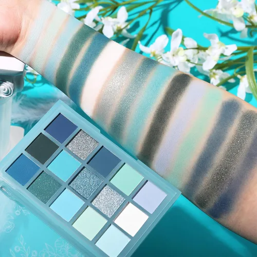 Vista 4 de UCANBE Paleta de sombras de ojos de 15 colores – Kit de maquillaje para ojos con brillo mate, purpurina metálica, tonos frescos en blanco, azul