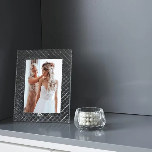 Vista 7 de kitCom Marco de fotos de cristal de 5 x 7 pulgadas, marcos de fotos de cristal con diseño en relieve, marco de decoración de mesa