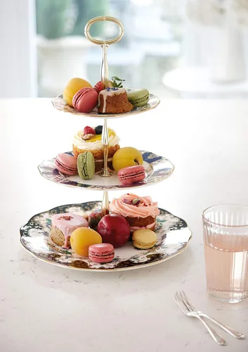 Vista 3 de Royal Albert 100 Years Cake Stand de tres niveles (Chintz Inglés, Regencia y Duquesa)