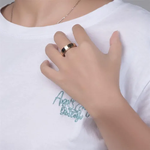 Vista 5 de LiFashion Anillos de nudo de bruja giratorios personalizados para hombres y mujeres anillo de boda grabado con nombre personalizado anillo de acero