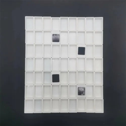 Vista 3 de Sartenes de acuarela con rayas magnéticas, 100 bandejas vacías de plástico blanco completo para pintura al óleo de acuarela o caja de lata de viaje