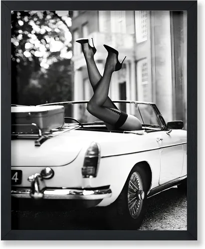Vista 14 de Monem Art - Póster de moda – Mujer en impresión de coche clásico – Arte en blanco y negro – Arte fotográfico – Arte para entusiastas del automóvil