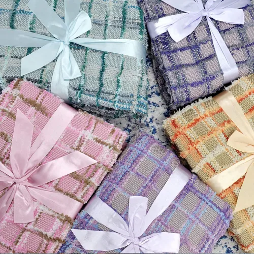 Vista 6 de Manta de punto de felpilla multicolor, suave, acogedora, esponjosa, reversible, bohemia a cuadros con borlas para sofá, silla, cama, sala de estar