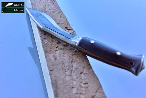 Vista 7 de GK&CO. Kukri House Kukri/Khukuri genuino - Hoja negra de 5 pulgadas (sin óxido) Panawal Khukuri - Fábrica hecha a mano en Nepal.