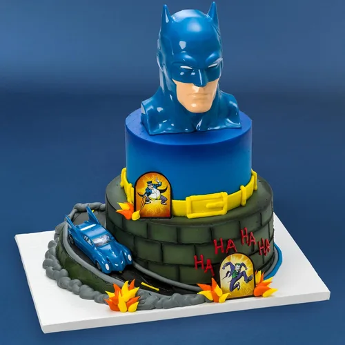 Vista 6 de DecoSet® Batman™ to the Rescue Cake Topper, 4 piezas de decoración para tartas, incluye estuche Batman™ con un lanzador de móvil plegable oculto