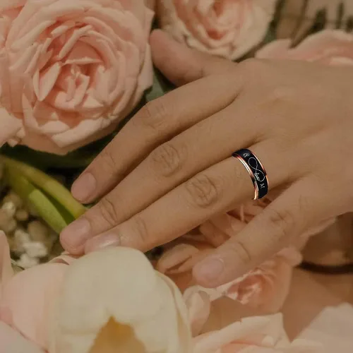 Vista 6 de Anillos de promesa personalizados a juego para parejas, anillos infinitos, mejores amigos, anillos de boda de acero inoxidable para él y ella