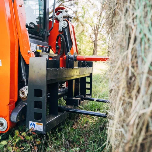 Vista 4 de Titan Attachments Marco de heno serie Economy, 49 pulgadas Conus 2 lanzas estabilizadoras y lanzas estabilizadoras, conexión de enganche rápido