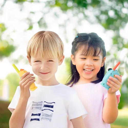 Vista 2 de B. toys – Lolo & Woofer Walkie – Talkies – paquete de 2 Walkie Talkies – Largo alcance de 100 pies – Juguetes para niños pequeños, niños – 3+ años