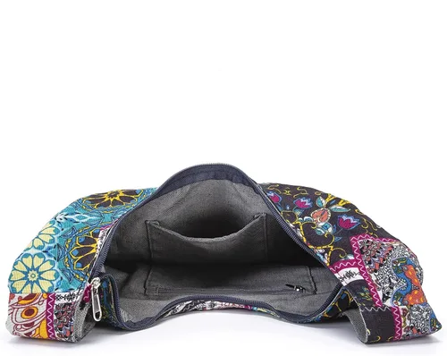 Vista 6 de Bolsa de hombro para mujer, de lona en estilo hippiebohemio para llevar cruzada al hombro, disponible en diferentes colores y estampados