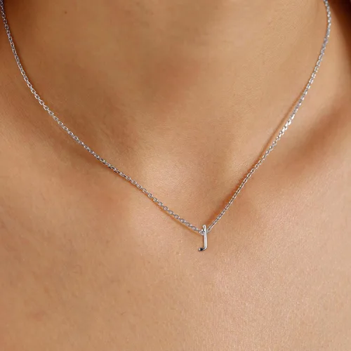 Vista 2 de MONOOC - Collares con inicial minúscula para mujeres y niñas, chapado en oro de 14 quilates, minimalista personalizado con nombre con monograma