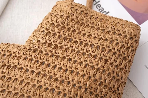 Vista 4 de Bolso de playa tejido ligero con cremallera de hombro de verano beige