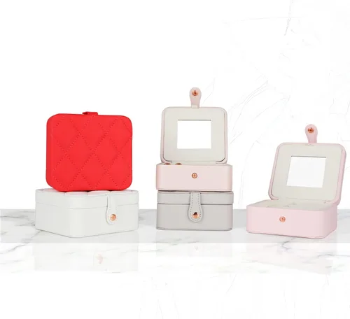 Vista 5 de Joyero de viaje con espejo, mini estuche de viaje de piel sintética para mujeres y niñas, pequeño organizador de joyas portátil para anillos