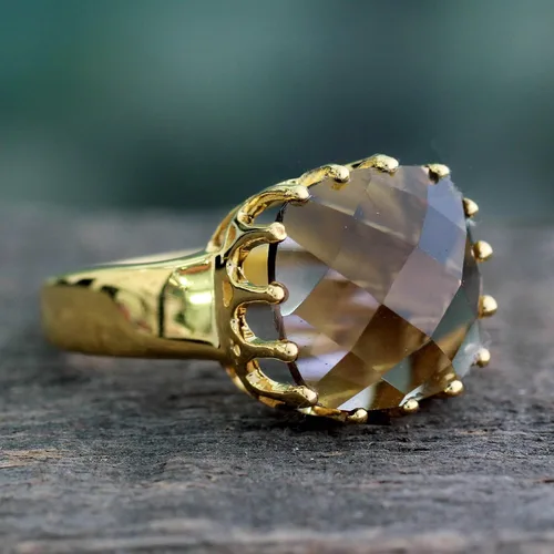 Vista 3 de NOVICA Anillo artesanal de cuarzo ahumado vermeil hecho a mano con una sola piedra facetado de la India. Plata de ley 925 chapada en oro de 18