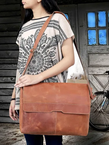 Vista 6 de Bolso de mensajero de piel vintage de 18 pulgadas hecho a mano bolsa para laptop bolsa de mensajero acolchada bolsa de mensajero escolar marrón
