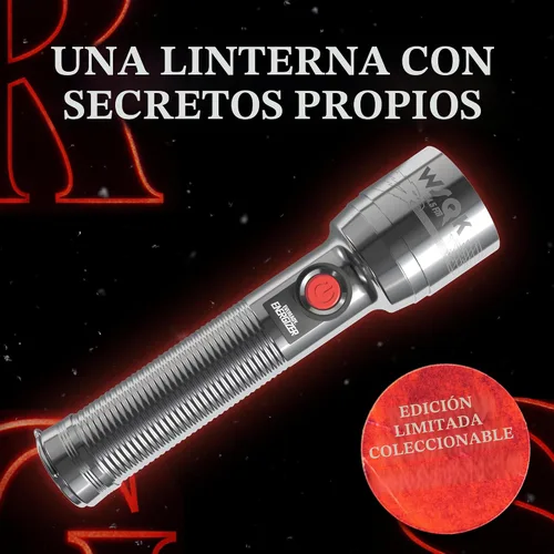 Vista 3 de Energizer Stranger Things Squawk Retro Linterna LED, Linterna de Camping Resistente al Agua y Testada contra Caídas, Edición Limitada, 250 Lúmenes