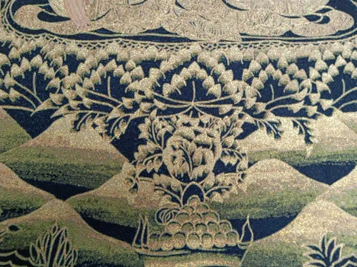 Vista 4 de Bordado de seda tibetano Thangka Budista Medicina Budista Buda Tangka para Yoga Budismo Colgante de pared para decoración del hogar Tapiz Meditación