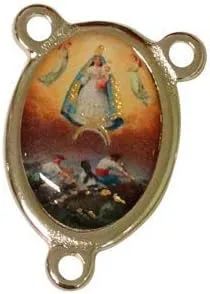 Vista 3 de Caridad del Cobre Cachita Patrona de Cuba Rosario de Cuarzo Rosa con Cuentas Facetadas Centro y Crucifijo de Plata Anodizada Incluye Postal de Rezo
