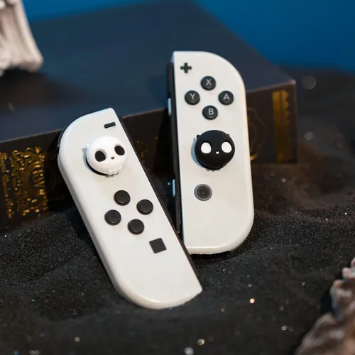 Vista 5 de GeekShare Lindas tapas de silicona para el pulgar de Joycon para Halloween, cubierta de joystick compatible con Nintendo Switch OLED Switch Lite