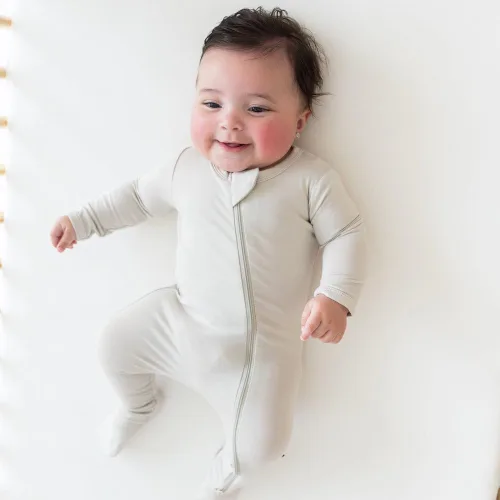 Vista 59 de KYTE BABY Pies unisex con cierre de cremallera, rayón hecho de bambú, 0-24 meses