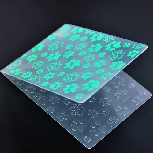 Vista 2 de Pet Footprint Paw Background Carpetas de grabación en relieve de plástico para hacer tarjetas, álbumes de recortes y otras manualidades de papel