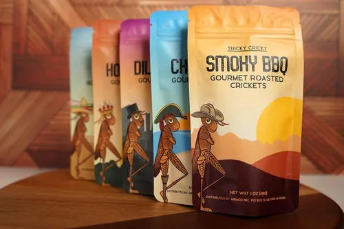 Vista 4 de Tricky Cricky Bocadillos comestibles de grillo saborizados para humanos – Cultivados en Estados Unidos – Aperitivos gourmet únicos y saludables