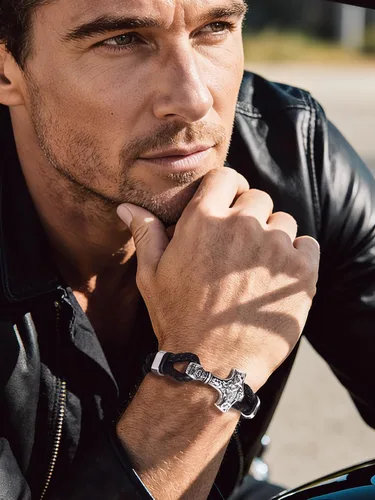 Vista 2 de Bandmax Pulsera trenzada de cuero negro para hombre con colgante gótico punk, pulsera de cuero con hebilla de acero inoxidable, paquete de regalo